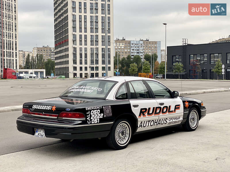 Седан Ford Crown Victoria 1994 в Киеве