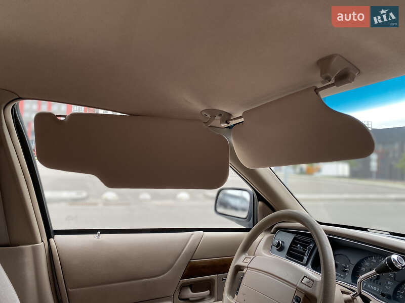 Седан Ford Crown Victoria 1994 в Киеве