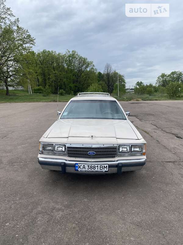 Седан Ford Crown Victoria 1992 в Києві