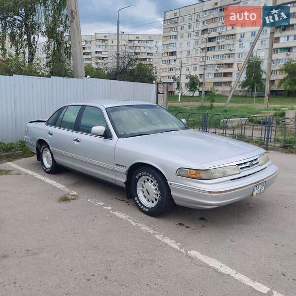 Седан Ford Crown Victoria 1996 в Харкові