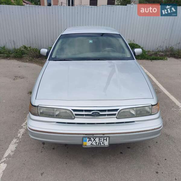 Седан Ford Crown Victoria 1996 в Харкові