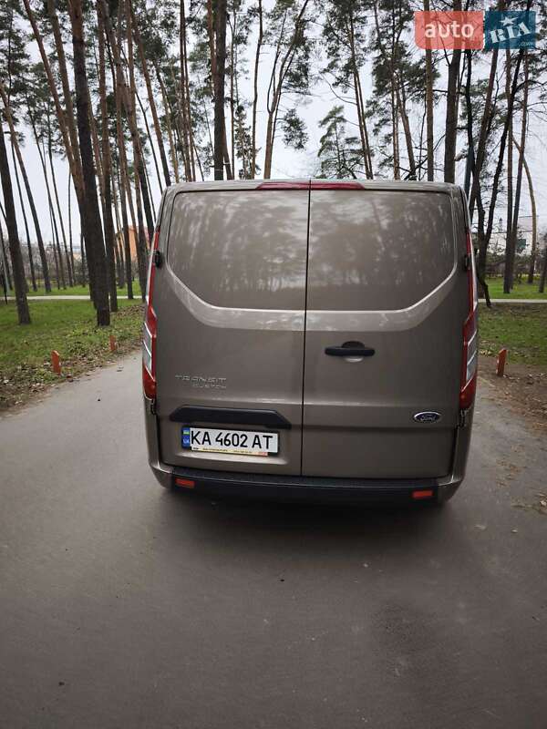 Минивэн Ford E-Transit Custom 2023 в Киеве фото 23 Минивэн Ford E-Transit Custom 2023 в Киеве