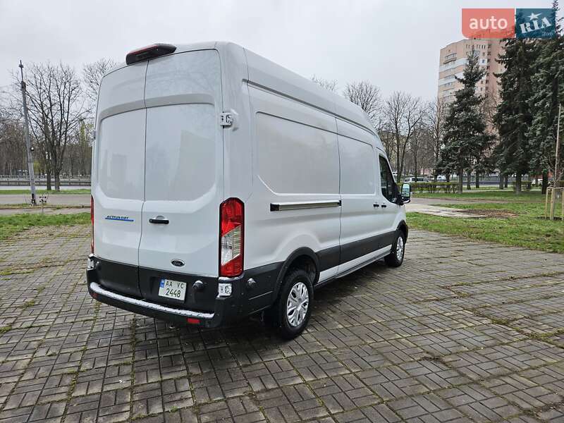 Грузовой фургон Ford E-Transit 2022 в Киеве