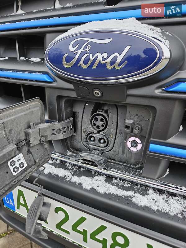Грузовой фургон Ford E-Transit 2022 в Киеве
