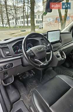 Грузовой фургон Ford E-Transit 2022 в 