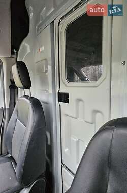 Грузовой фургон Ford E-Transit 2022 в 