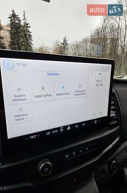 Грузовой фургон Ford E-Transit 2022 в 