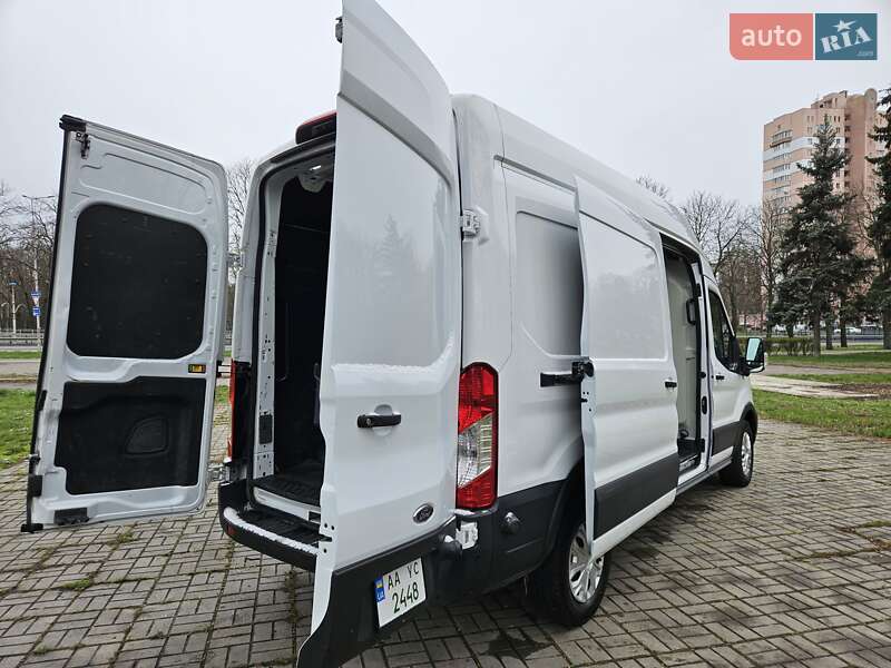 Грузовой фургон Ford E-Transit 2022 в Киеве