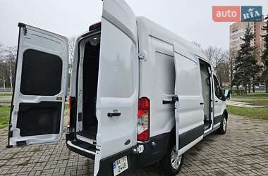 Грузовой фургон Ford E-Transit 2022 в 