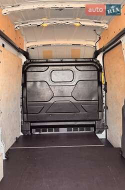 Вантажний фургон Ford E-Transit 2023 в Луцьку