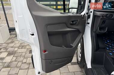 Вантажний фургон Ford E-Transit 2023 в Рівному