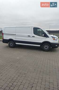 Грузовой фургон Ford E-Transit 2022 в Пирятине