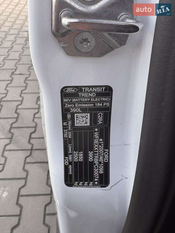 Грузовой фургон Ford E-Transit 2023 в Луцке