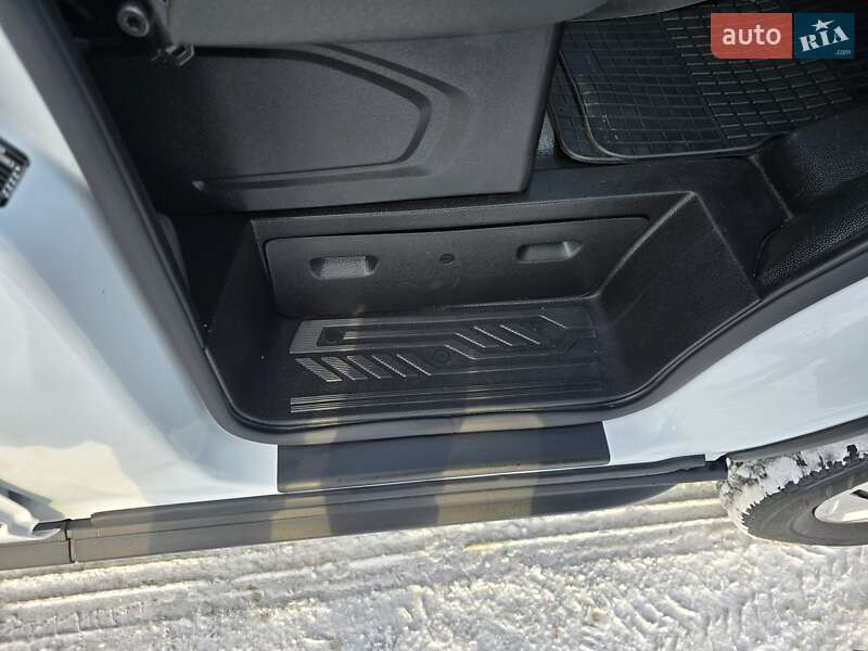 Грузовой фургон Ford E-Transit 2023 в Виннице