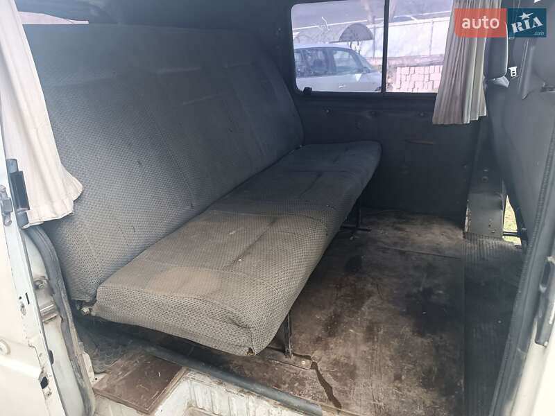 Мінівен Ford Econovan 1996 в Чернівцях