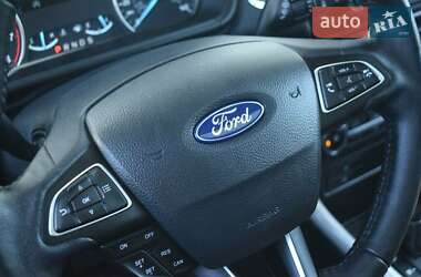 Внедорожник / Кроссовер Ford EcoSport 2018 в 