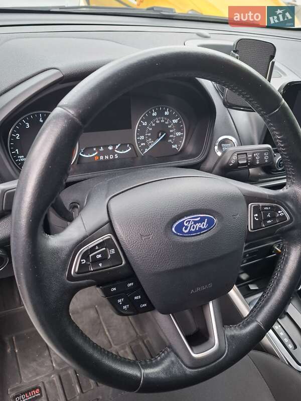 Позашляховик / Кросовер Ford EcoSport 2018 в 