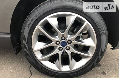 Внедорожник / Кроссовер Ford Edge 2018 в 