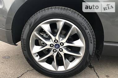 Внедорожник / Кроссовер Ford Edge 2018 в 