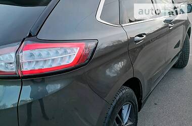 Позашляховик / Кросовер Ford Edge 2015 в 