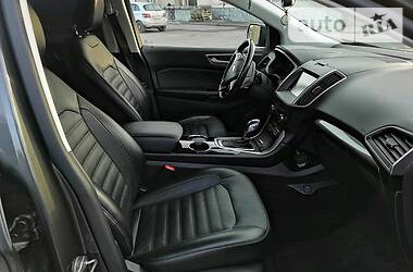 Позашляховик / Кросовер Ford Edge 2015 в 