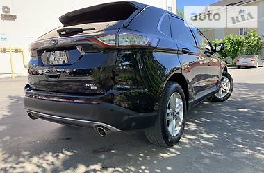 Позашляховик / Кросовер Ford Edge 2019 в 