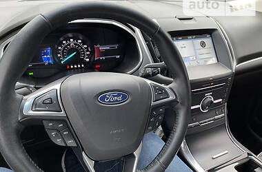 Внедорожник / Кроссовер Ford Edge 2018 в 