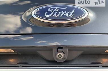 Внедорожник / Кроссовер Ford Edge 2019 в 
