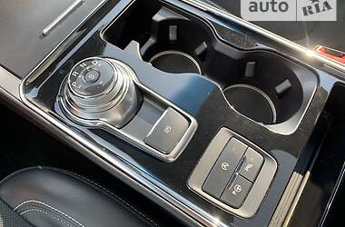 Внедорожник / Кроссовер Ford Edge 2019 в 
