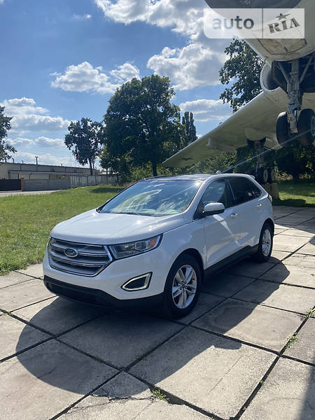 Внедорожник / Кроссовер Ford Edge 2015 в 