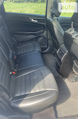 Внедорожник / Кроссовер Ford Edge 2015 в 