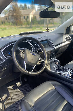 Внедорожник / Кроссовер Ford Edge 2015 в 