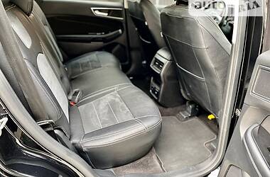 Внедорожник / Кроссовер Ford Edge 2016 в 