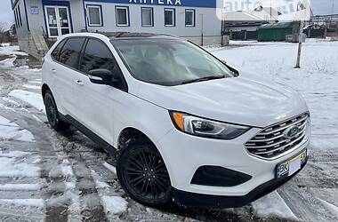 Внедорожник / Кроссовер Ford Edge 2018 в 