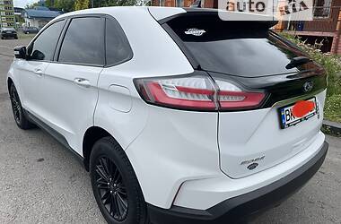 Внедорожник / Кроссовер Ford Edge 2018 в 