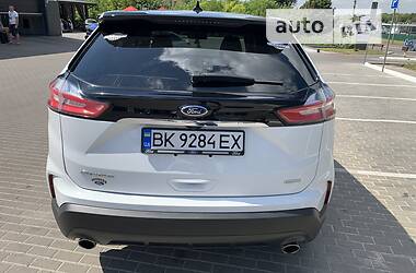 Внедорожник / Кроссовер Ford Edge 2018 в 