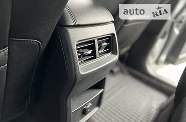 Позашляховик / Кросовер Ford Edge 2017 в 