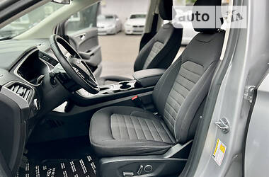 Позашляховик / Кросовер Ford Edge 2017 в 