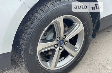 Позашляховик / Кросовер Ford Edge 2020 в 