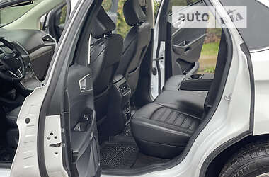 Позашляховик / Кросовер Ford Edge 2020 в 