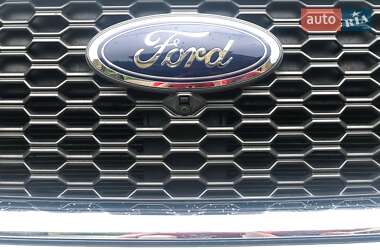 Внедорожник / Кроссовер Ford Edge 2017 в 