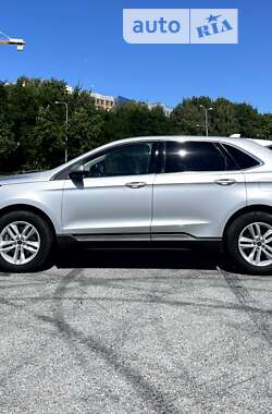 Внедорожник / Кроссовер Ford Edge 2016 в 