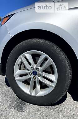 Внедорожник / Кроссовер Ford Edge 2016 в 