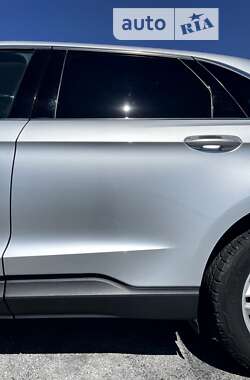 Внедорожник / Кроссовер Ford Edge 2016 в 