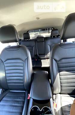 Внедорожник / Кроссовер Ford Edge 2016 в 