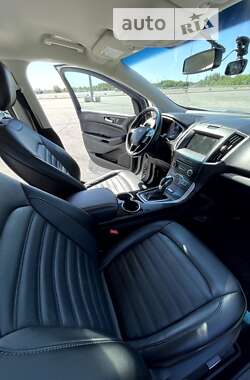 Внедорожник / Кроссовер Ford Edge 2016 в 