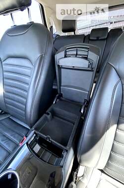 Внедорожник / Кроссовер Ford Edge 2016 в 