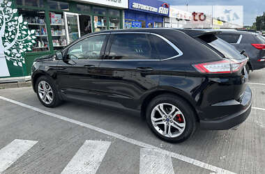 Внедорожник / Кроссовер Ford Edge 2017 в 