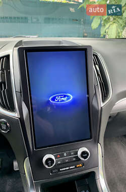 Внедорожник / Кроссовер Ford Edge 2021 в 