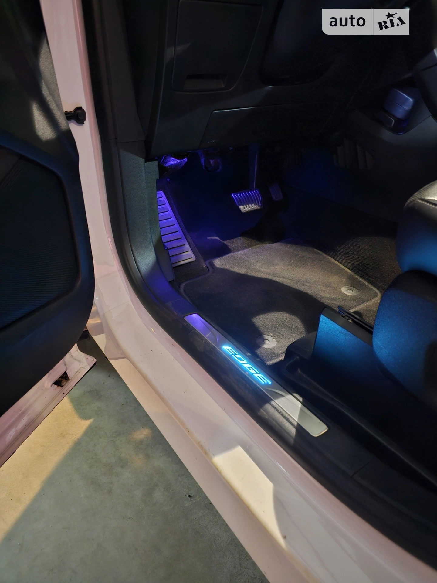 2019 Ford Edge - мініатюра 18